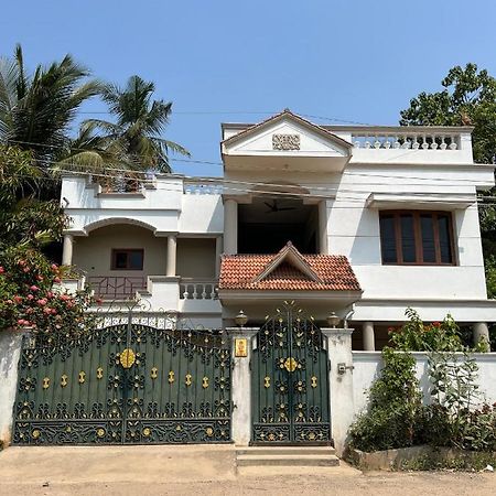 Tulip Villa 3Bhk 2Bhk And 1Bhk Located Near Chunnambar Boat House And Paradise Beach Pūrnānkuppam Eksteriør bilde