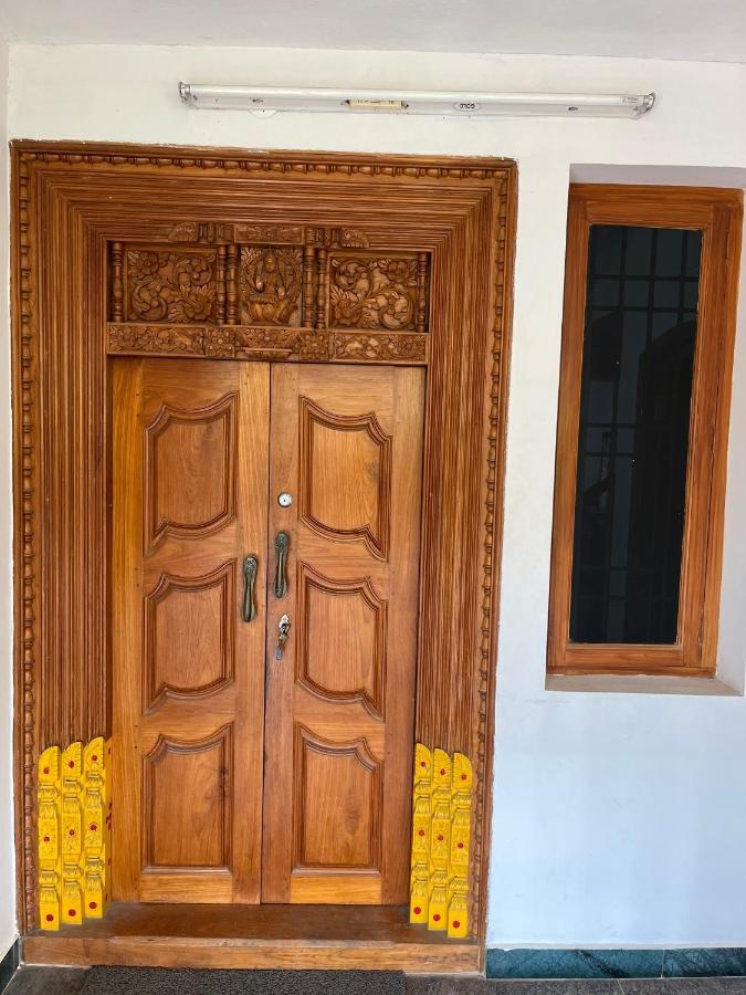 Tulip Villa 3Bhk 2Bhk And 1Bhk Located Near Chunnambar Boat House And Paradise Beach Pūrnānkuppam Eksteriør bilde