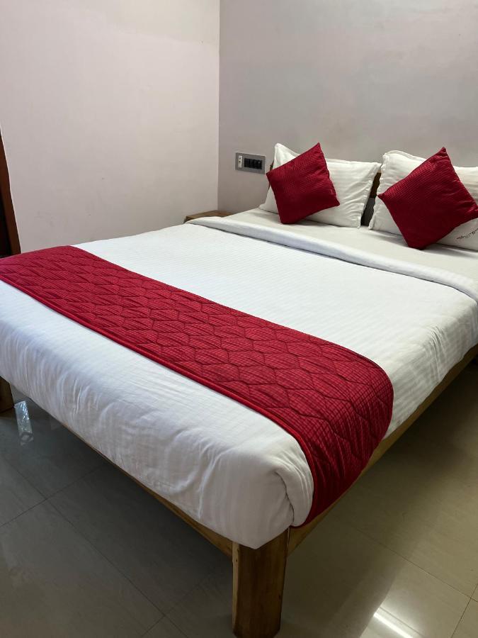 Tulip Villa 3Bhk 2Bhk And 1Bhk Located Near Chunnambar Boat House And Paradise Beach Pūrnānkuppam Eksteriør bilde