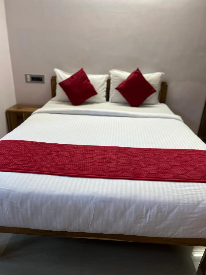 Tulip Villa 3Bhk 2Bhk And 1Bhk Located Near Chunnambar Boat House And Paradise Beach Pūrnānkuppam Eksteriør bilde