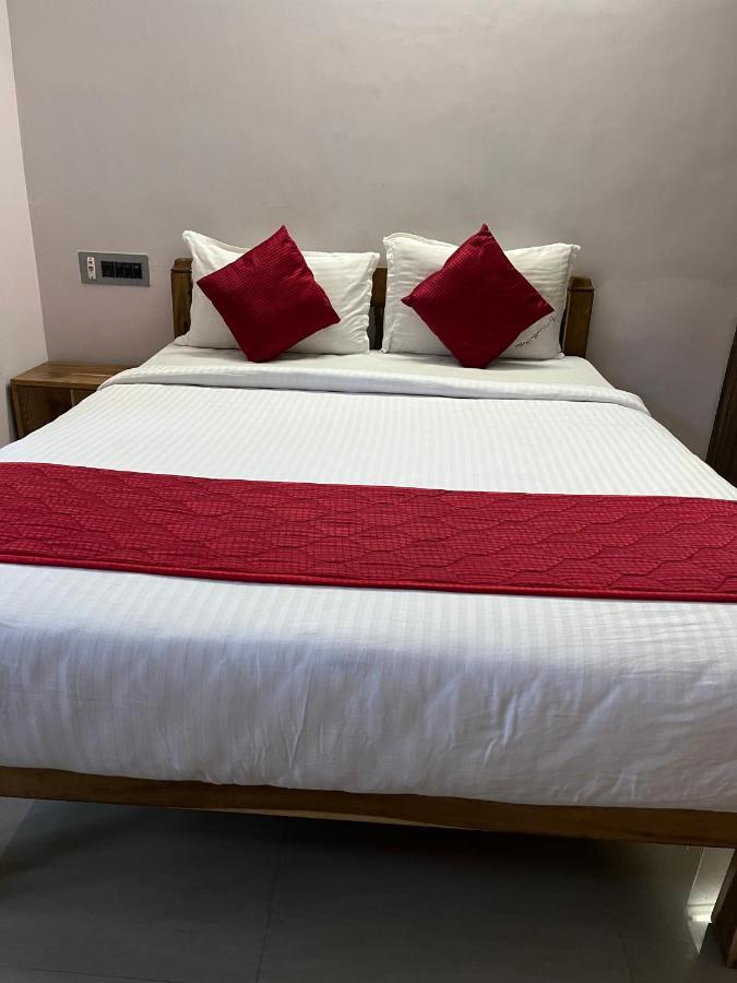 Tulip Villa 3Bhk 2Bhk And 1Bhk Located Near Chunnambar Boat House And Paradise Beach Pūrnānkuppam Eksteriør bilde
